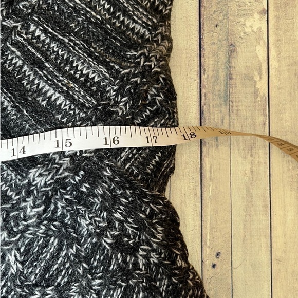 𝅺SLEEVELESS Sweater by United States Sweaters - Picture 12 of 14